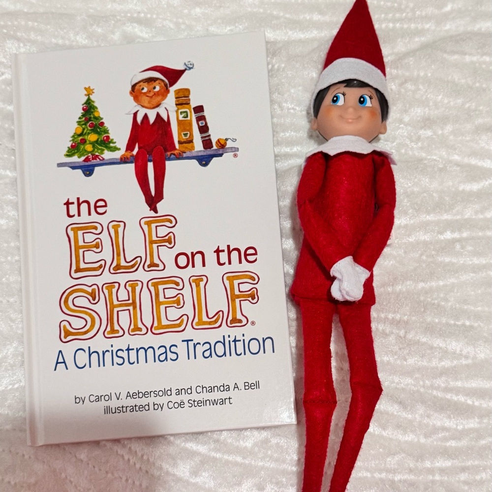 Elf on the Shelf Christmas Set - Picture 2 of 5